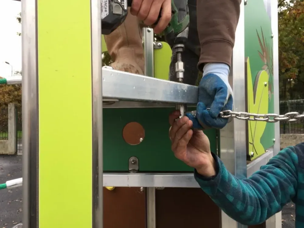 Maintenance aire de jeux près de Chartres